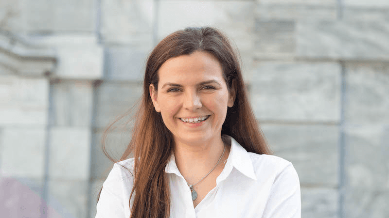 DR. CAROLINE PALAVICINO